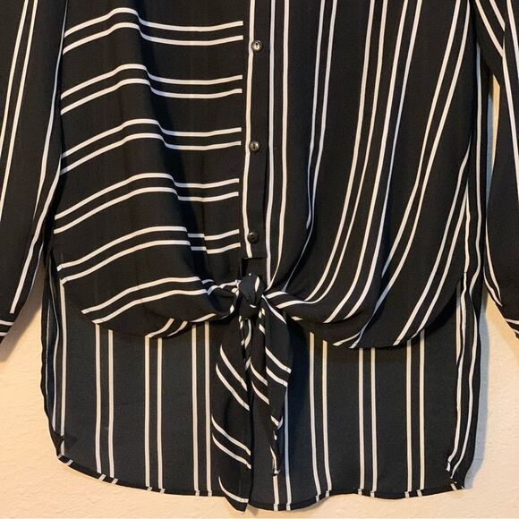 DR2 Tie Front Blouse Women’s XS Black White Block Stripe High Low Button Up. - Picture 4 of 12